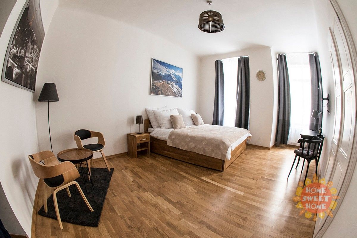 2+1, Ve Smečkách, Praha, 90 m²