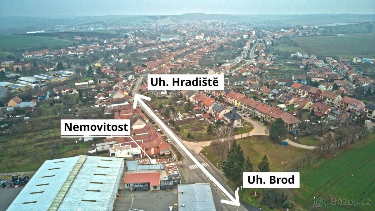 Prodej obchodní prostory - Hluk, 687 25