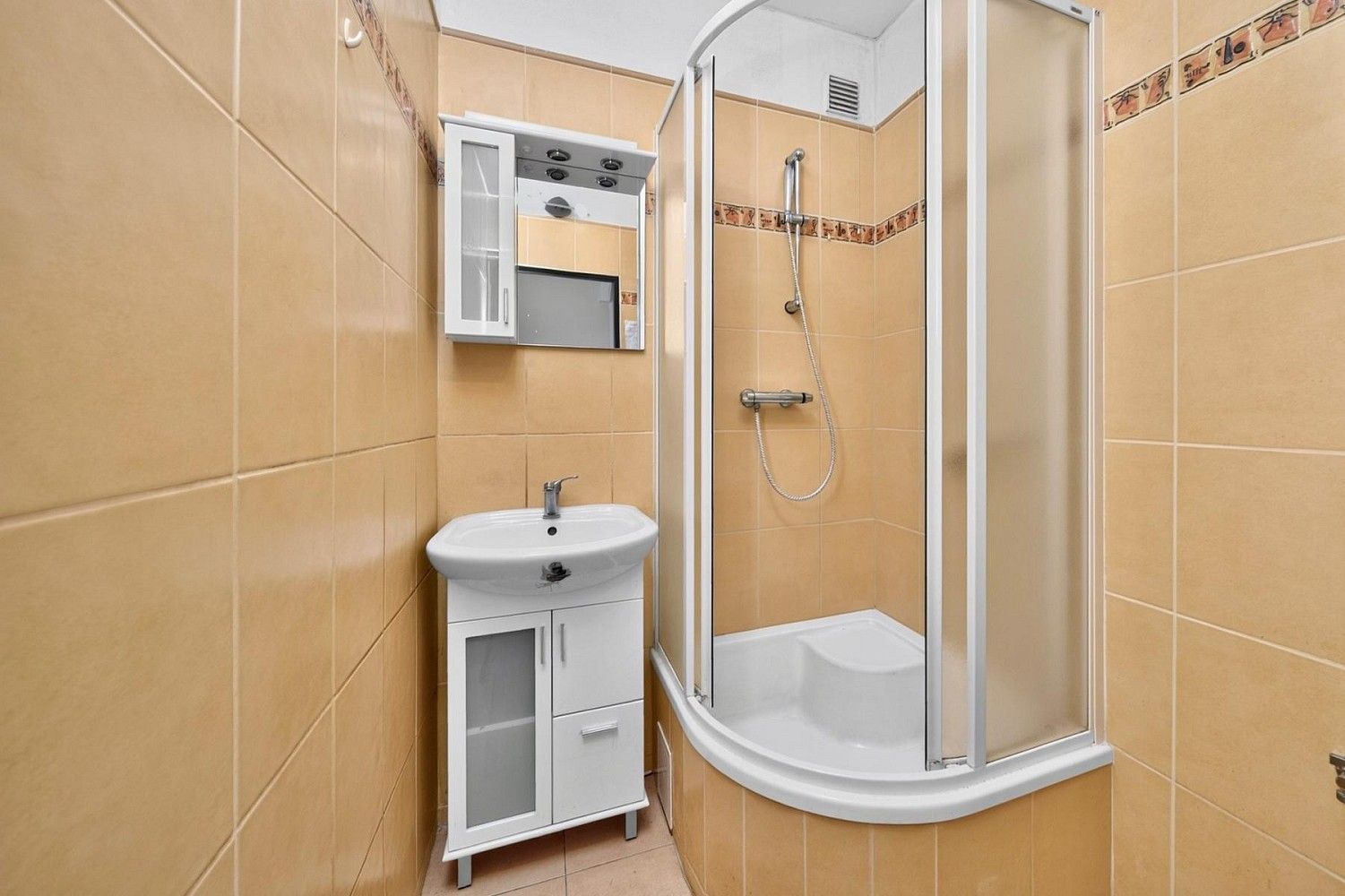 Prodej byt 3+1 - Manětín, okres Plzeň-sever, 67 m² - 5