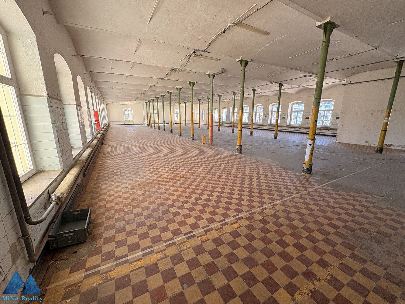 Sklady, Tovární, Trutnov - Horní Staré Město, 637 m² - 1