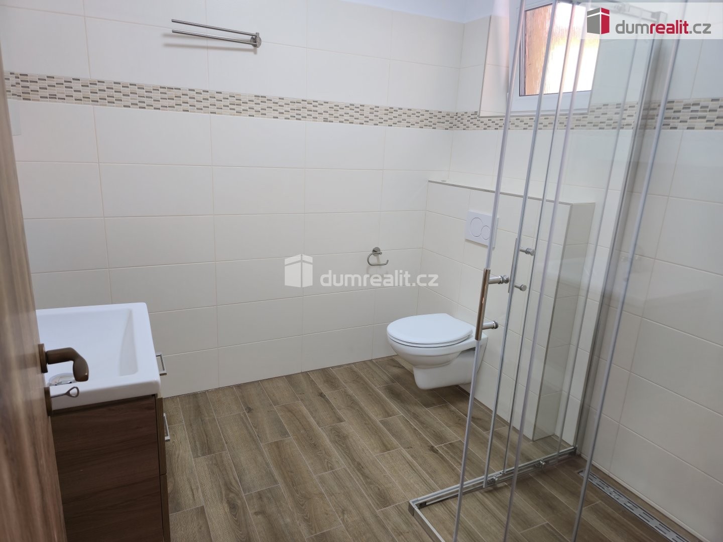 Pronájem byt 4+kk - Straky, 75 m² - 5