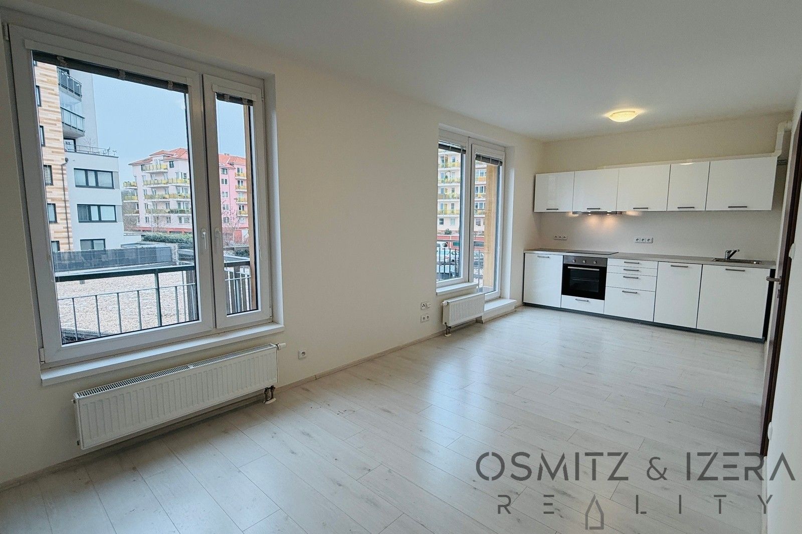 Pronájem byt 1+kk - Padovská, Praha, 35 m²