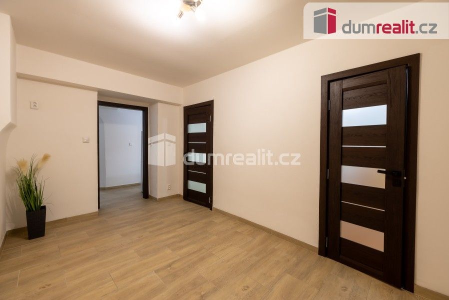 Prodej byt 2+1 - Družstevní, Chýně, 38 m²