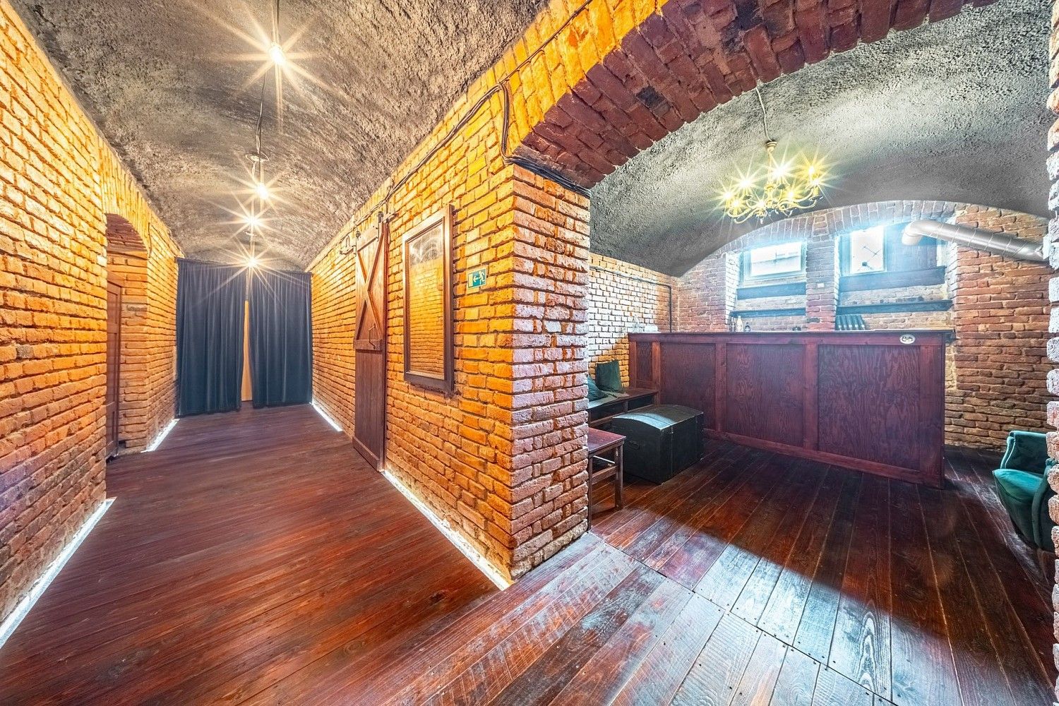 Obchodní prostory · 95 m² · Praha - Malá Strana, okres Praha 5, Hlavní město Praha - 3