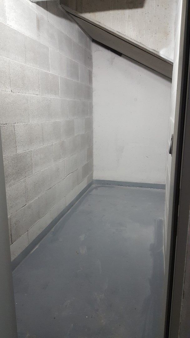 Sklady, Praha, 190 00