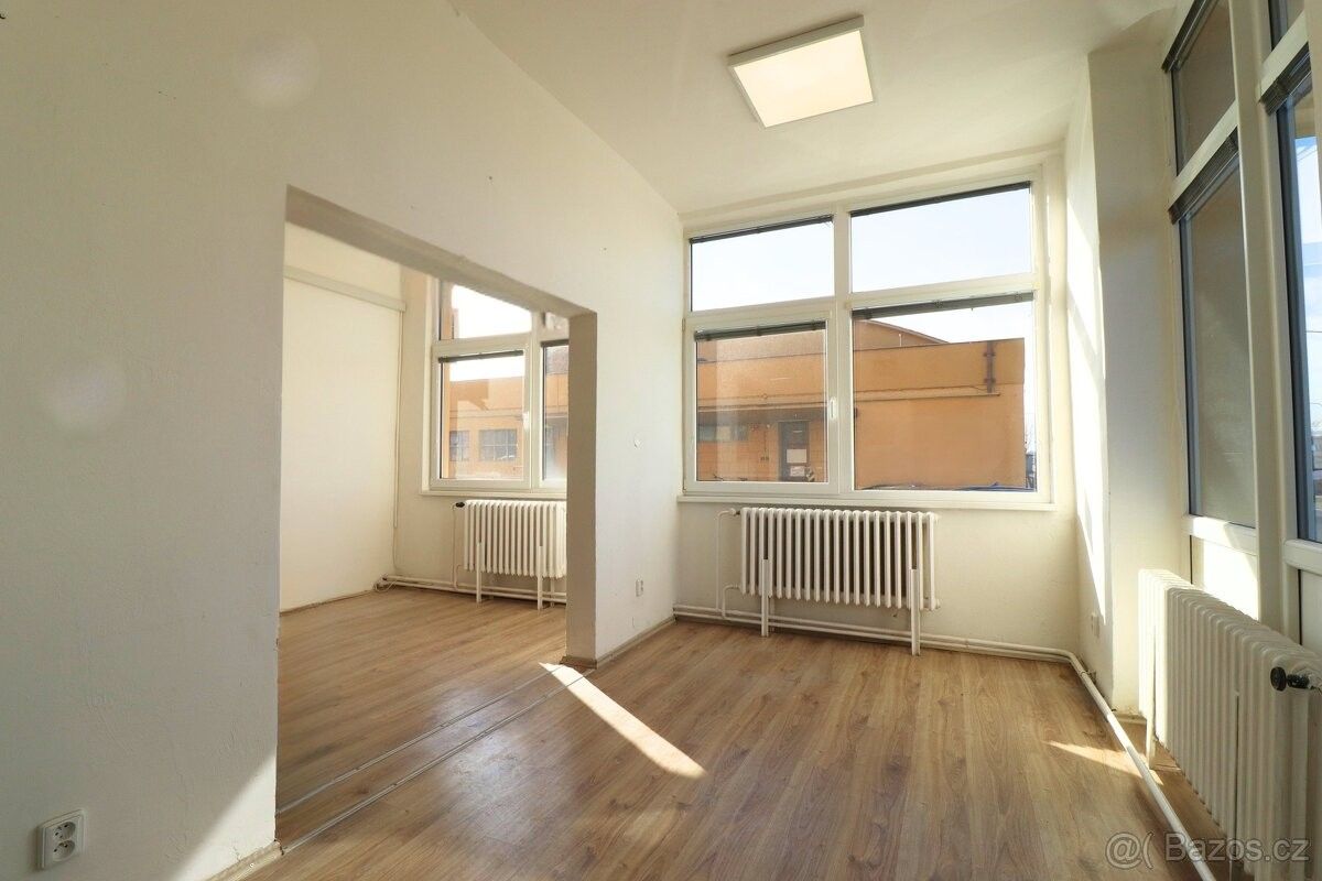 Kanceláře, Židlochovice, 667 01