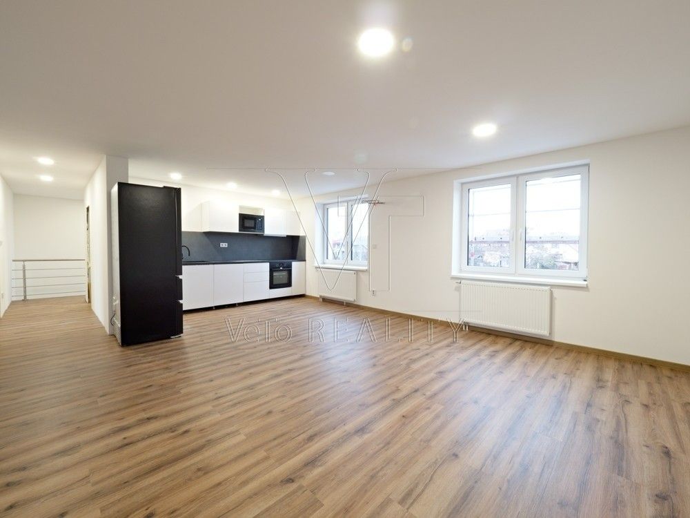 Byty, Lužice u Hodonína, 696 18