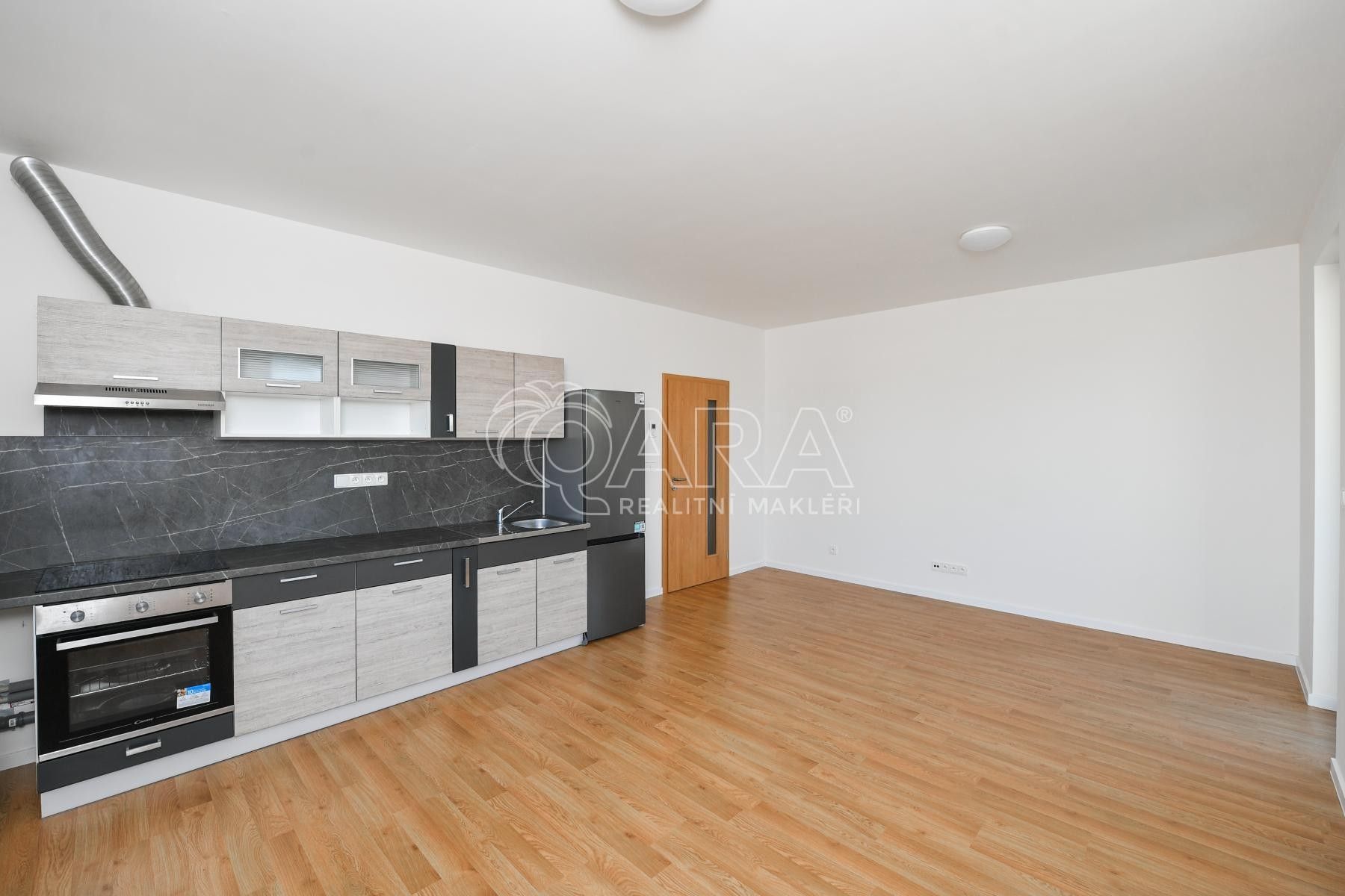 Pronájem byt 1+kk - 102. pluku, Benešov, 32 m² - 5