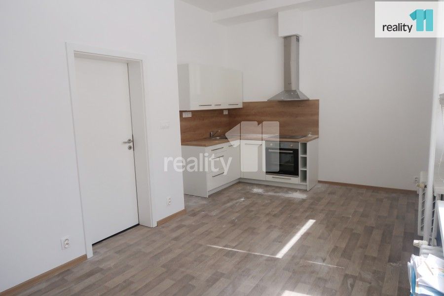 Pronájem byt 1+kk - Werichova 981, Praha Hlubočepy, 32 m² - 2