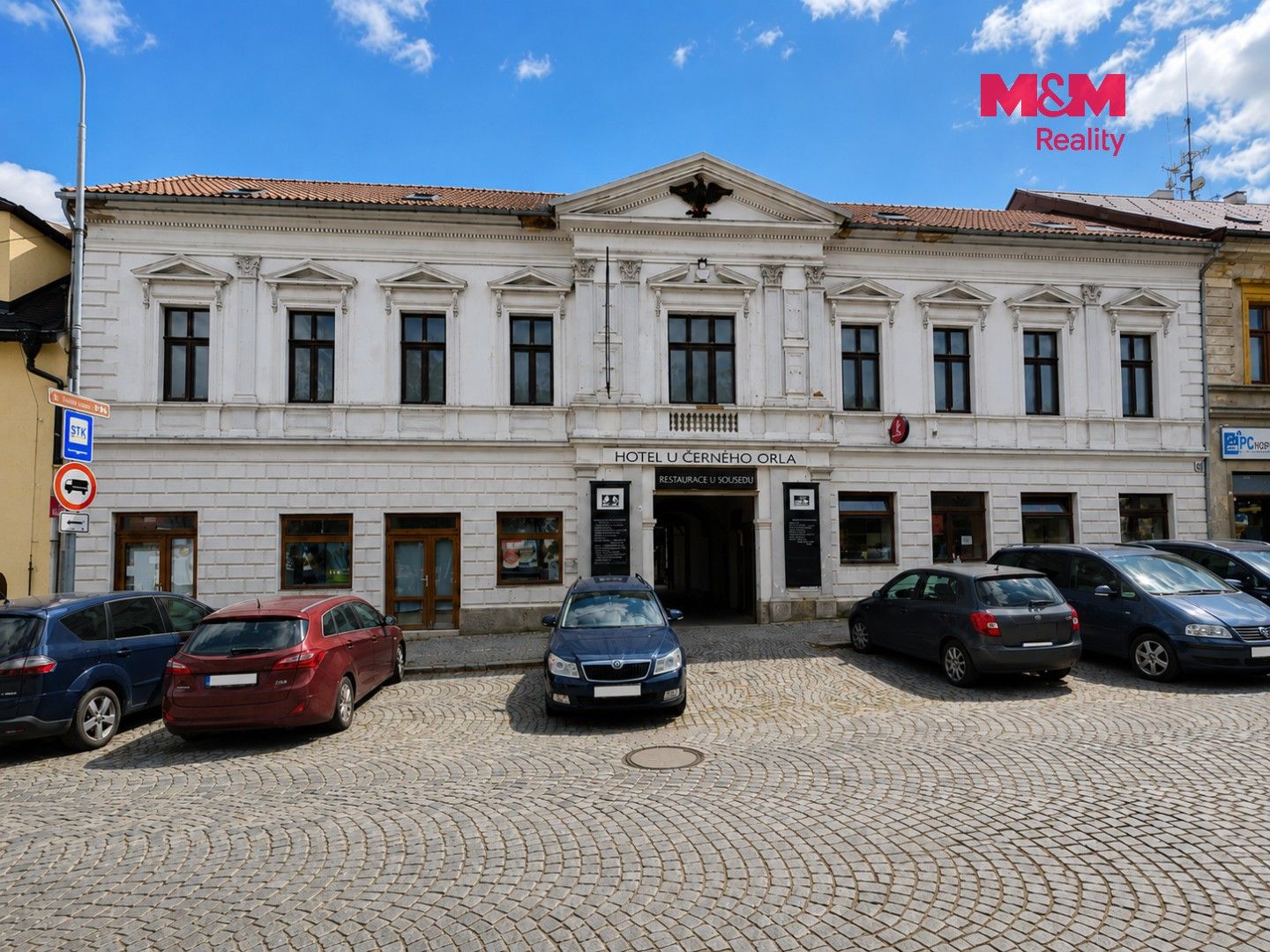 Obchodní prostory, náměstí Smiřických, Kostelec nad Černými lesy, 14 m² - 2