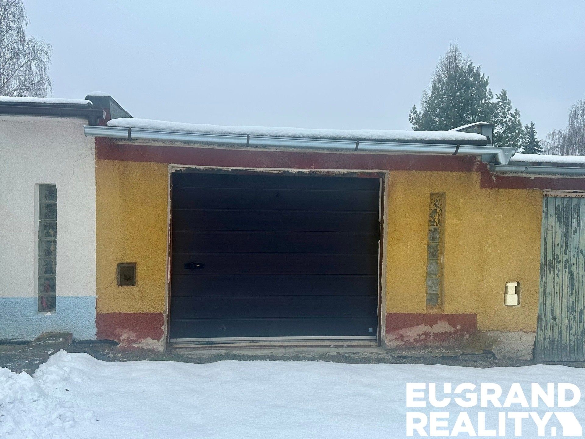 Garáže, Cvikov II, Cvikov, 27 m²