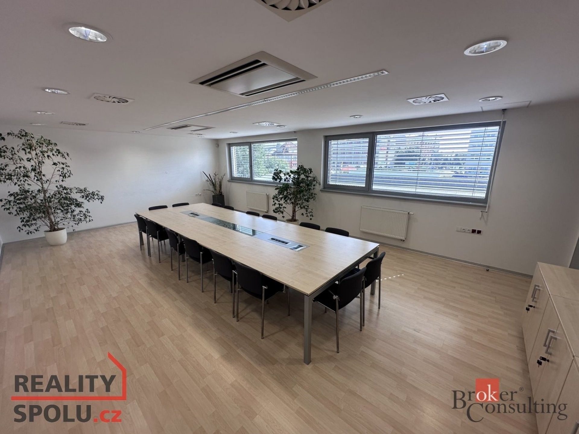 Kanceláře, Na Okrouhlíku, Hradec Králové, 13 m²