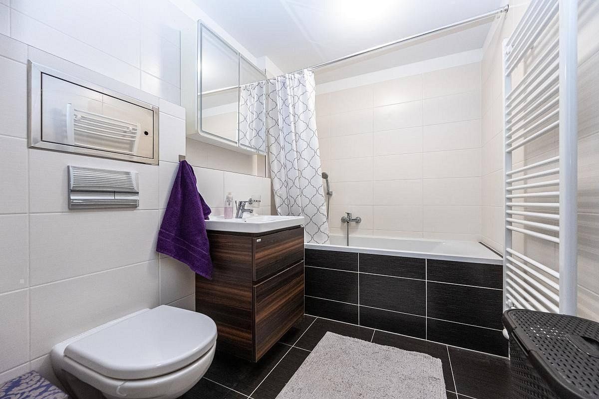 2+kk, Praha - Dolní Chabry, okres Praha 8, Hlavní město Praha, 65 m² - 2