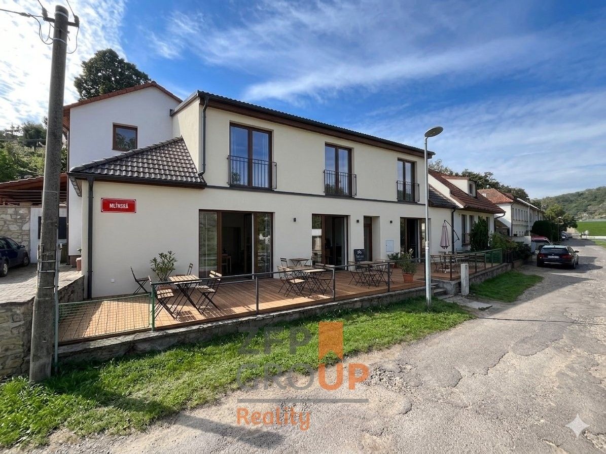 Rodinné domy, Znojmo, 669 02 - 1