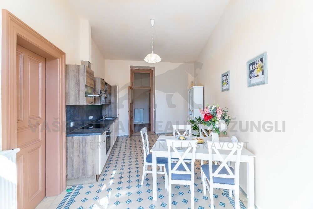 3+1, Staroměstské náměstí, Praha Staré Město, 108 m² - 2