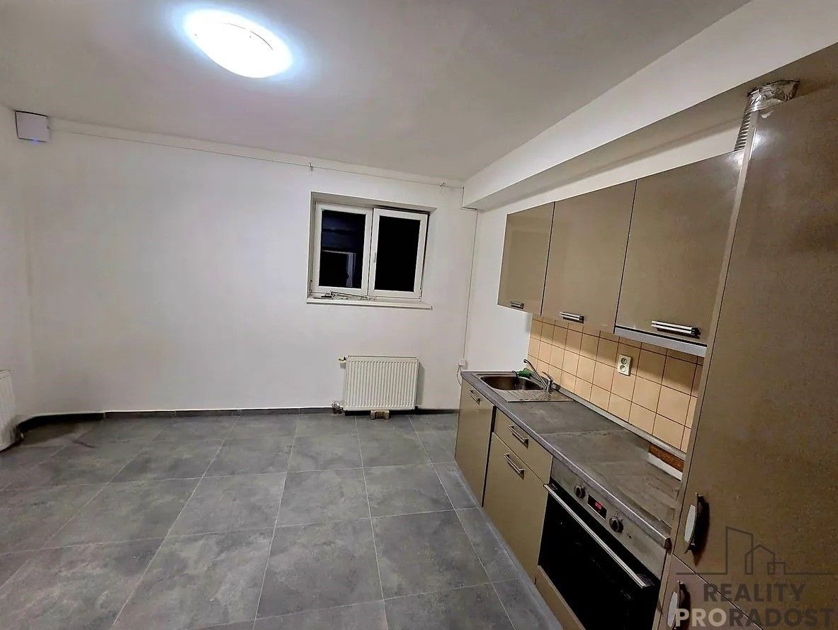 2+kk, V Holešovičkách, Praha, 51 m²