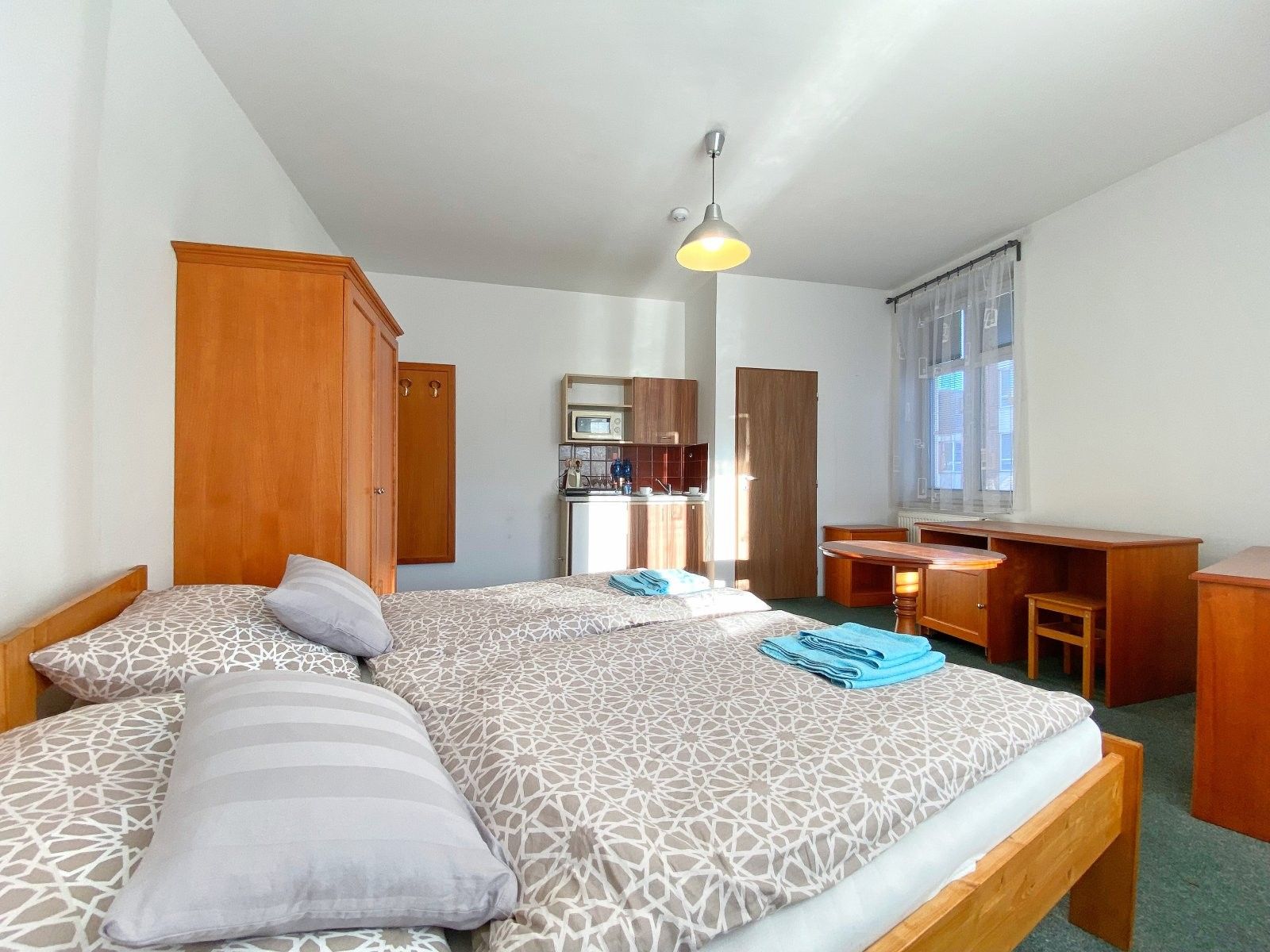 Pronájem byt 1+kk - Nádražní, Jindřichův Hradec, 16 m²