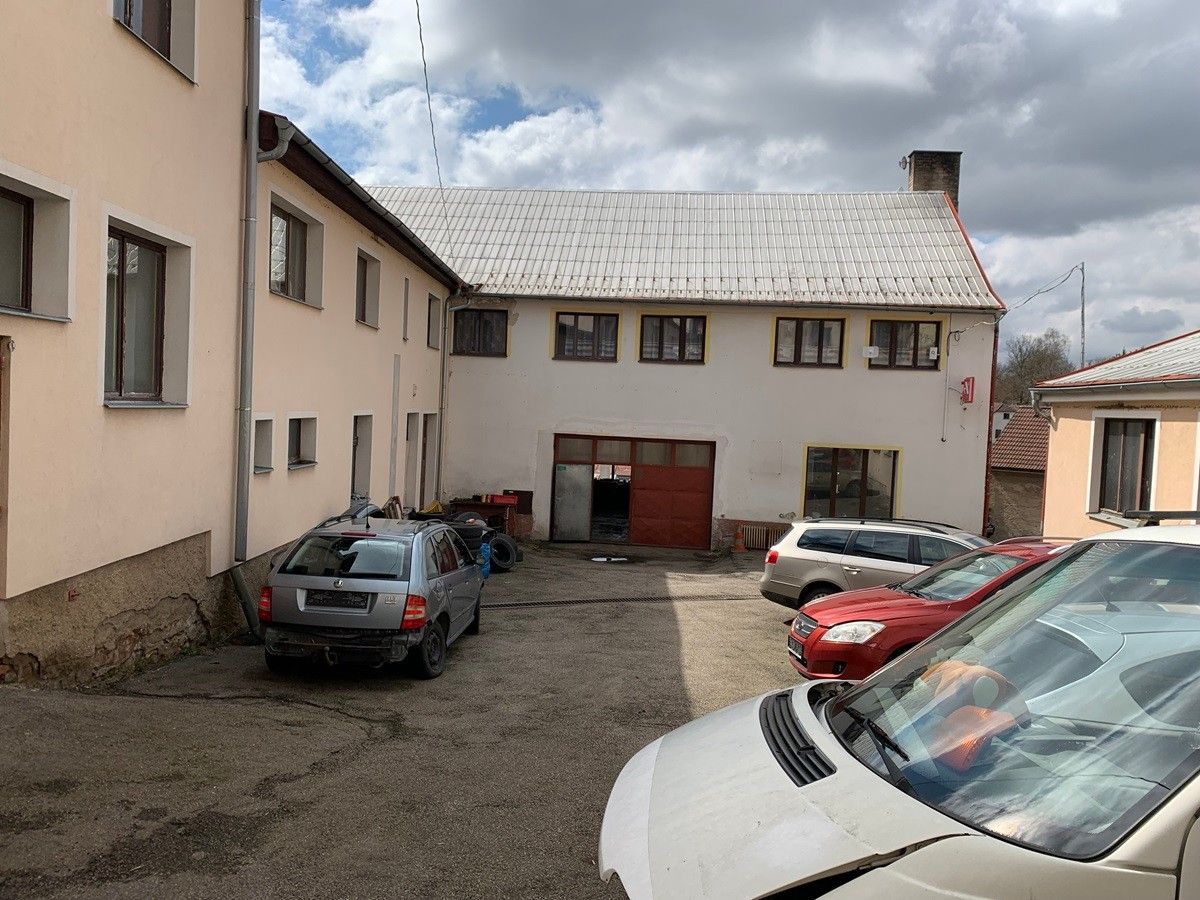 Ubytovací zařízení · 1 744 m² · Horní náměstí, Divišov - 4