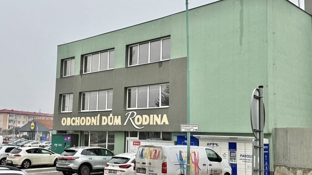 Pronájem obchodní prostory - Veselí nad Moravou, 698 01