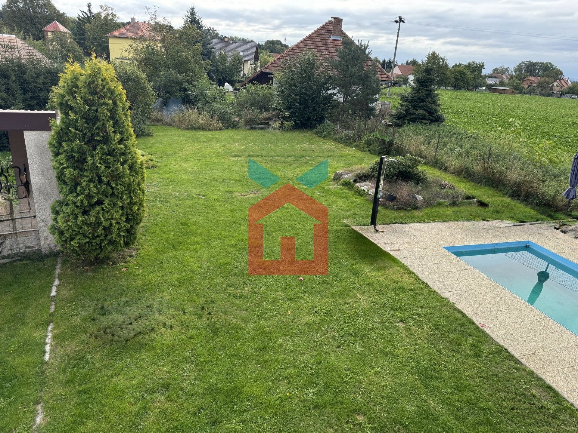 Prodej rodinný dům - Horky, 180 m²