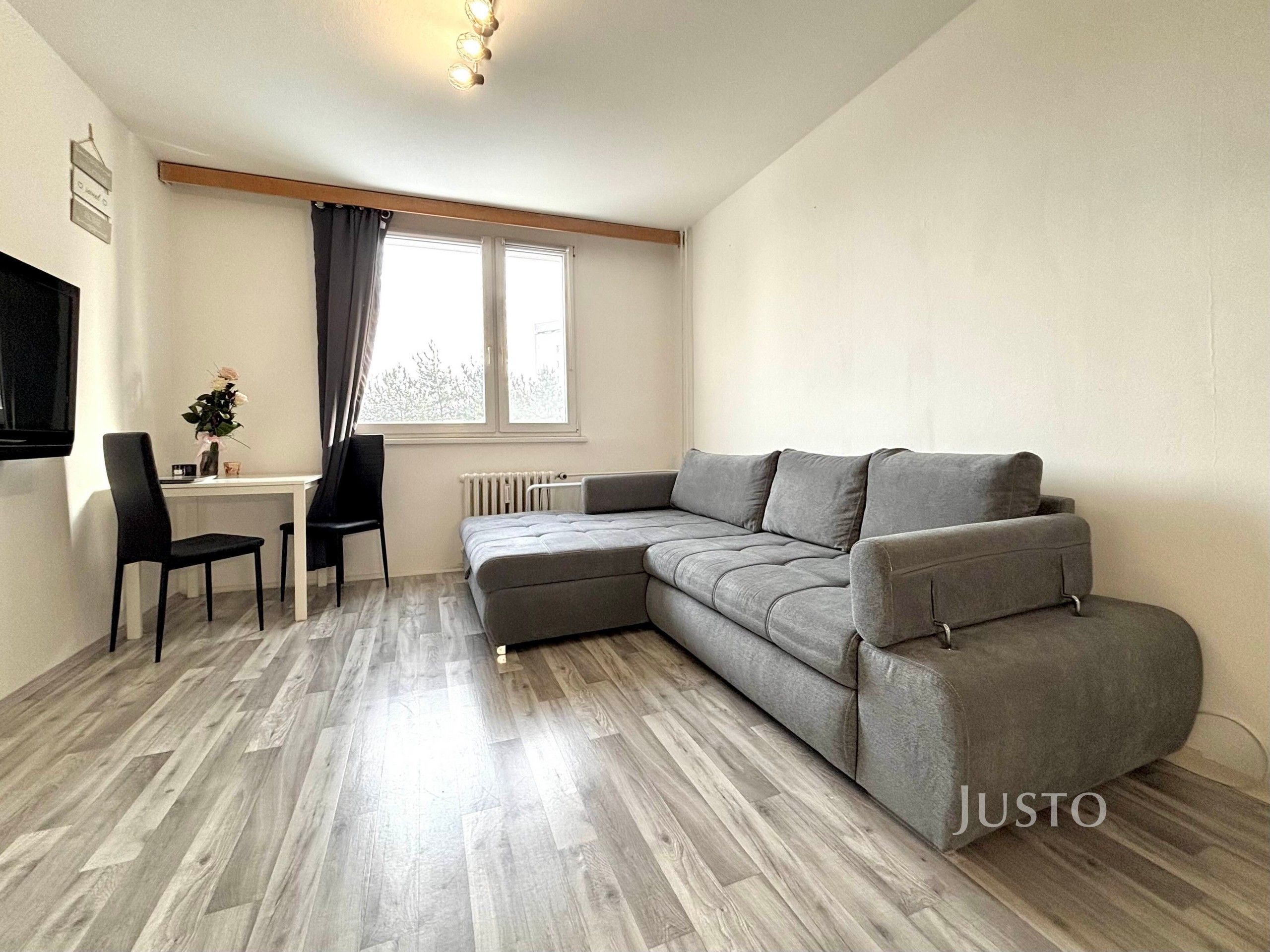 Pronájem byt 1+kk - Vítězslava Nezvala, Frýdek-Místek, 27 m²