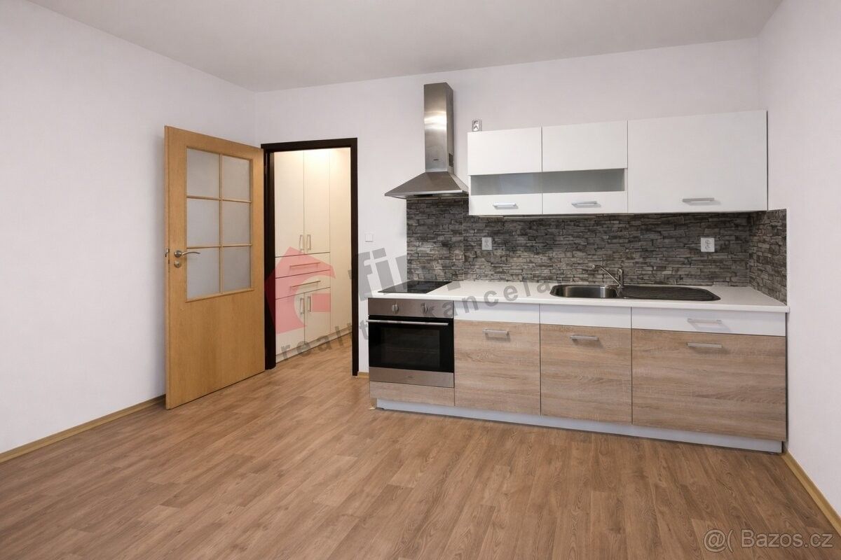 Byty, Kamenice, 251 68