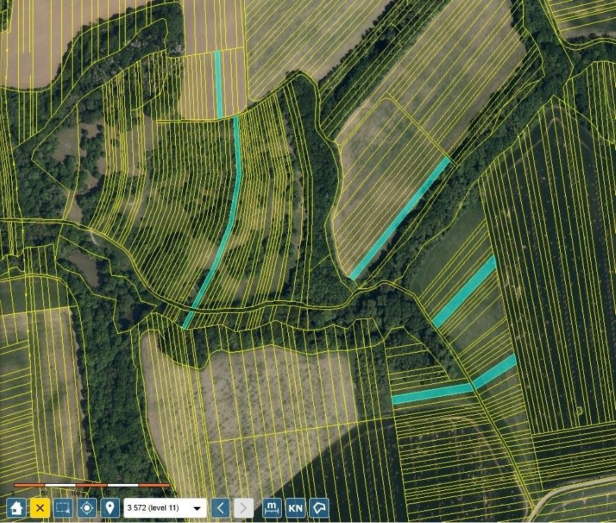 Prodej pozemek pro bydlení - Hradčovice, 687 33