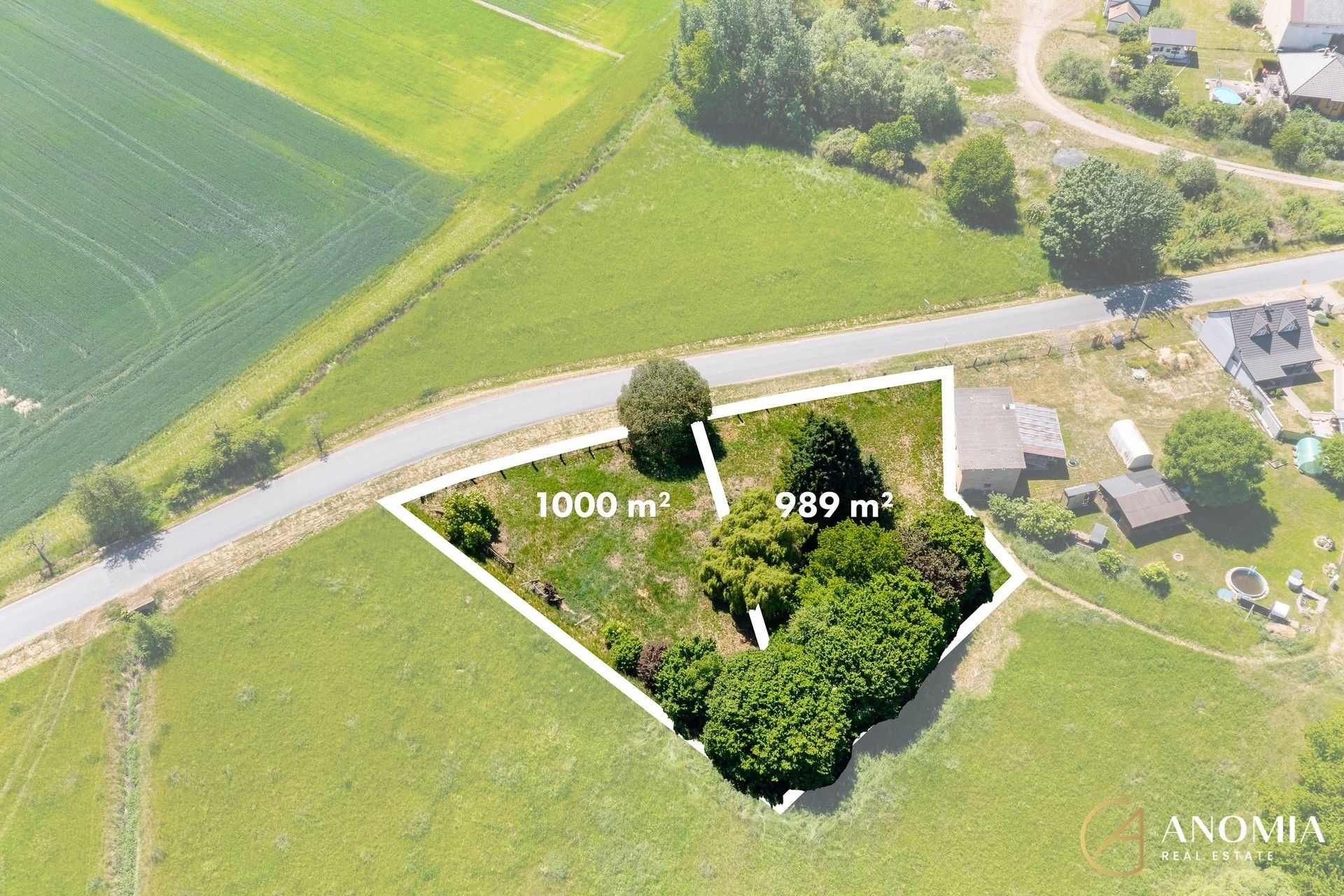Pozemek pro bydlení, 989 m²