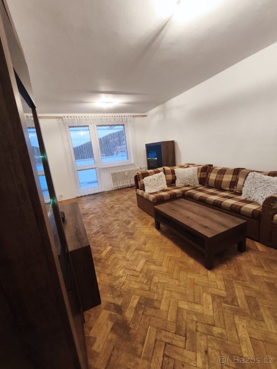 Pronájem byt - Velké Karlovice, 756 06