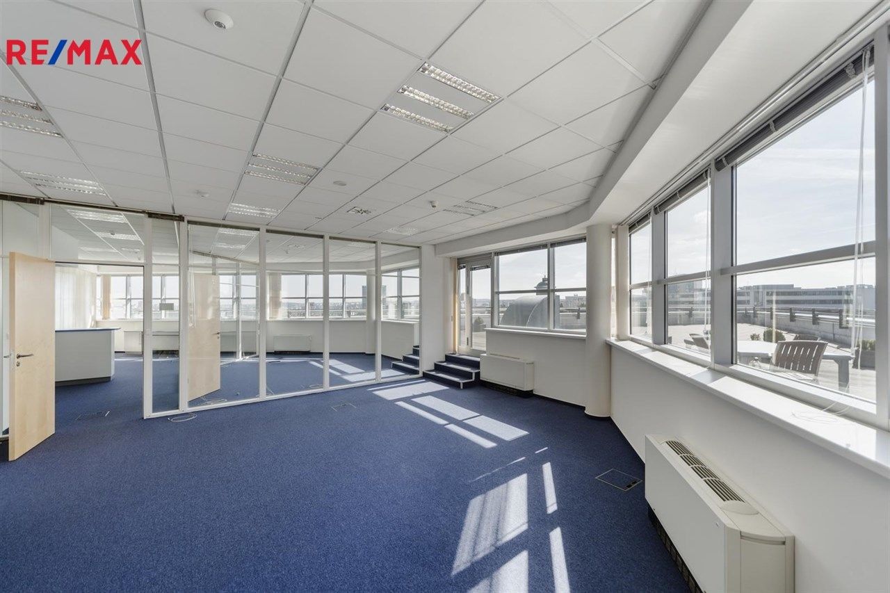 Pronájem kancelář - Doudlebská, Praha, 956 m²