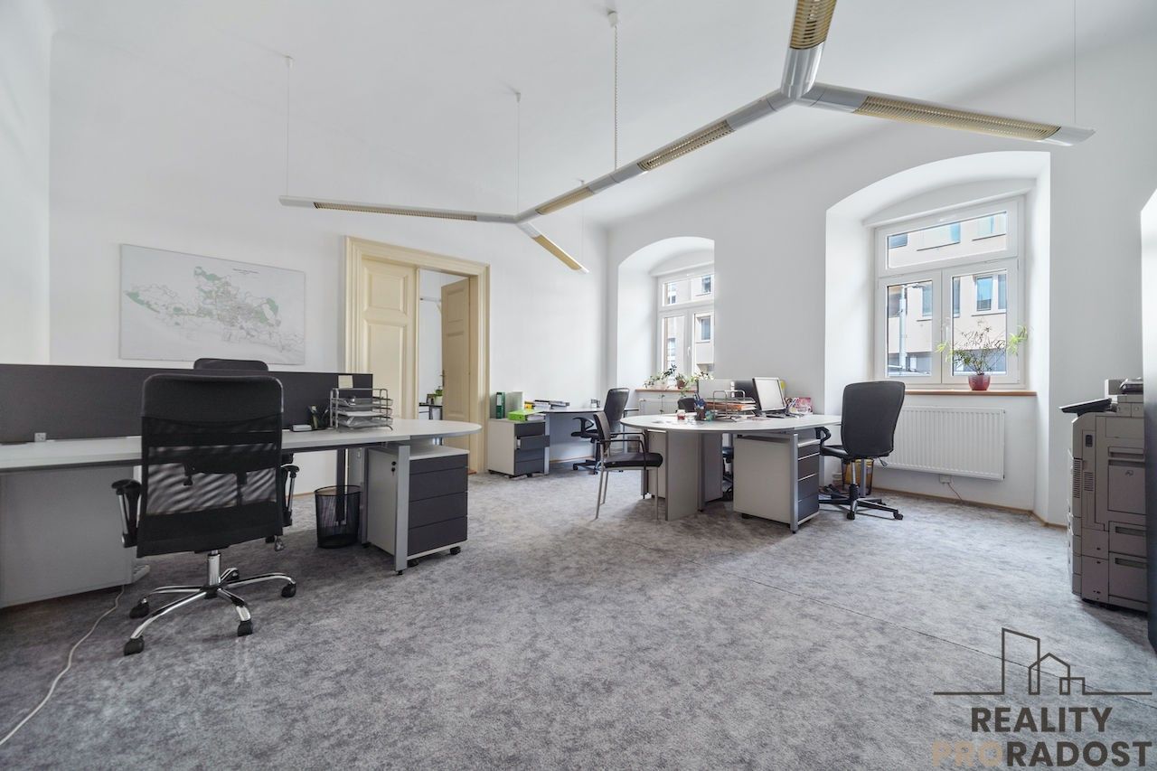 Kanceláře, třída Míru 62, Pardubice Zelené Předměstí, 82 m² - 1