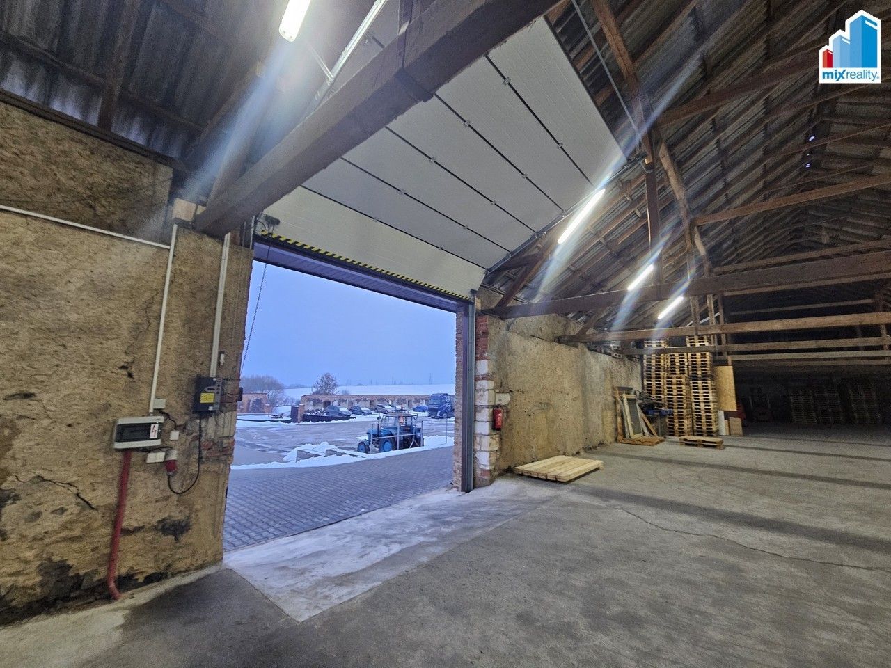 Sklady, Dolní Lukavice, 300 m²