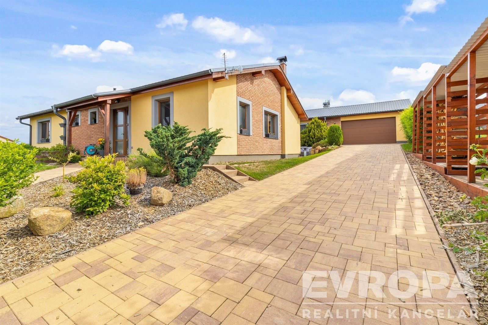 Rodinné domy, Dolní Krupá, 121 m²