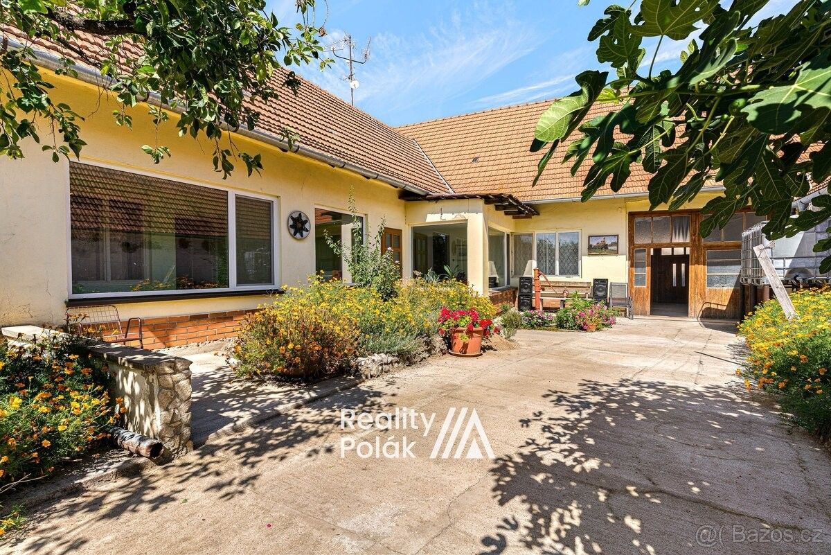 Rodinné domy, Bulhary, 691 89