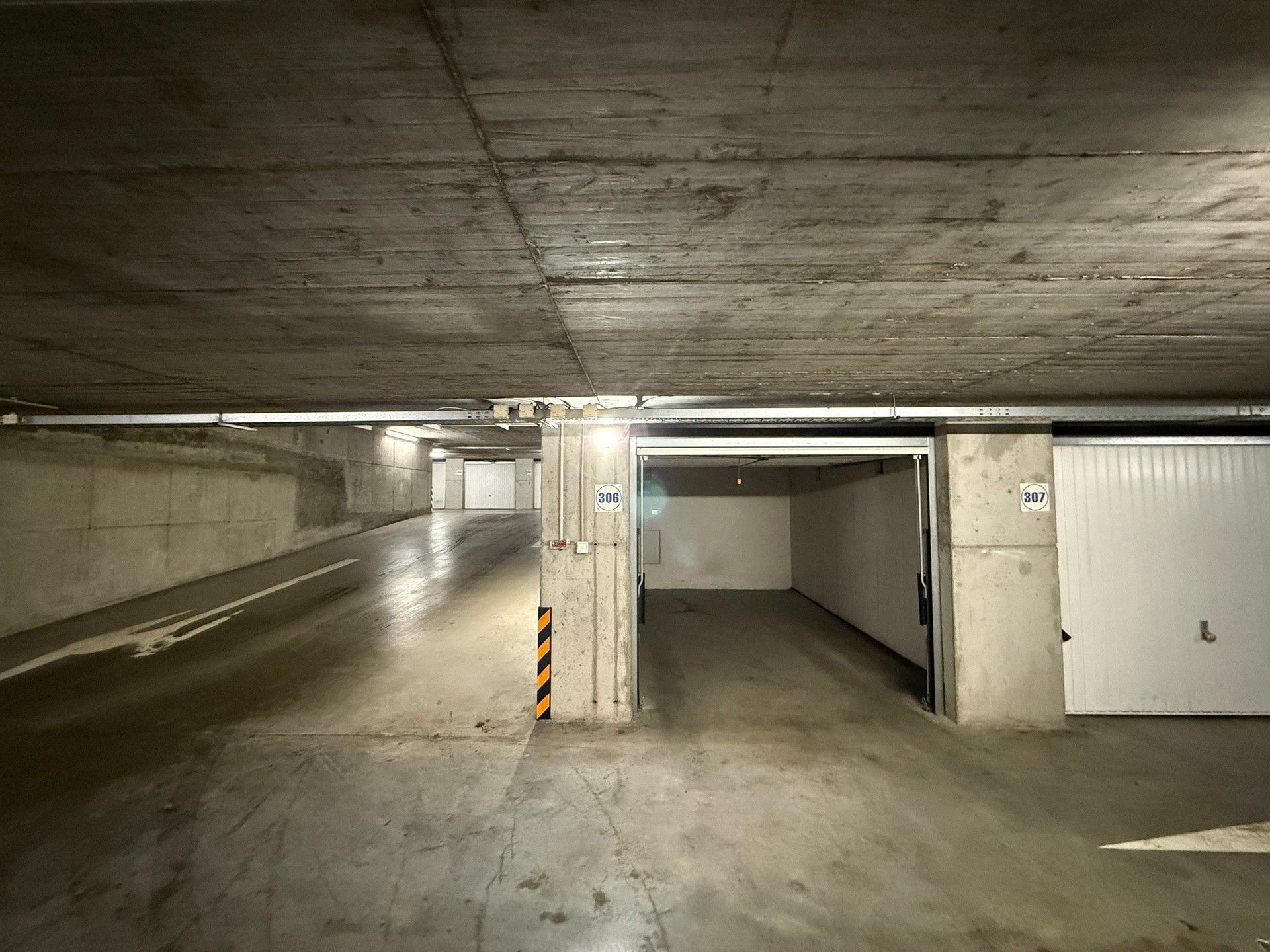 Garáže, Štěchovická, Praha, 16 m²