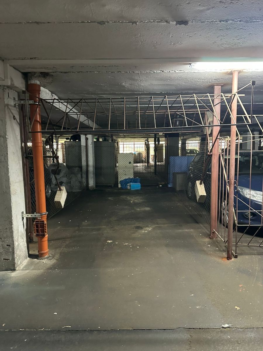 Prodej garáž - Lovosická, Praha - Prosek, 18 m² - 2