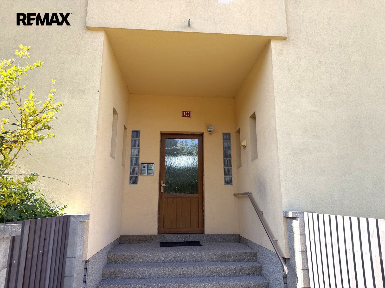 Prodej byt 2+kk - Husova 766, Kladno Švermov, 58 m² - 2