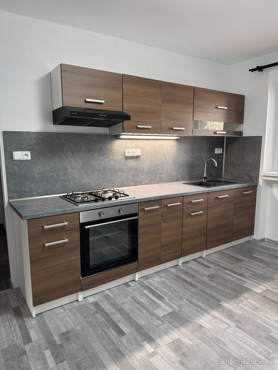 Byty, Chvaletice, 533 12