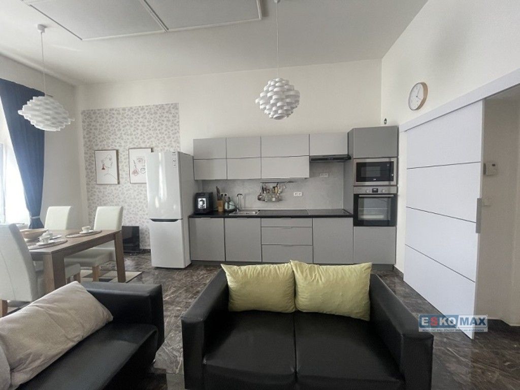 Prodej byt 1+kk - Sady 28. října, Břeclav, 57 m²