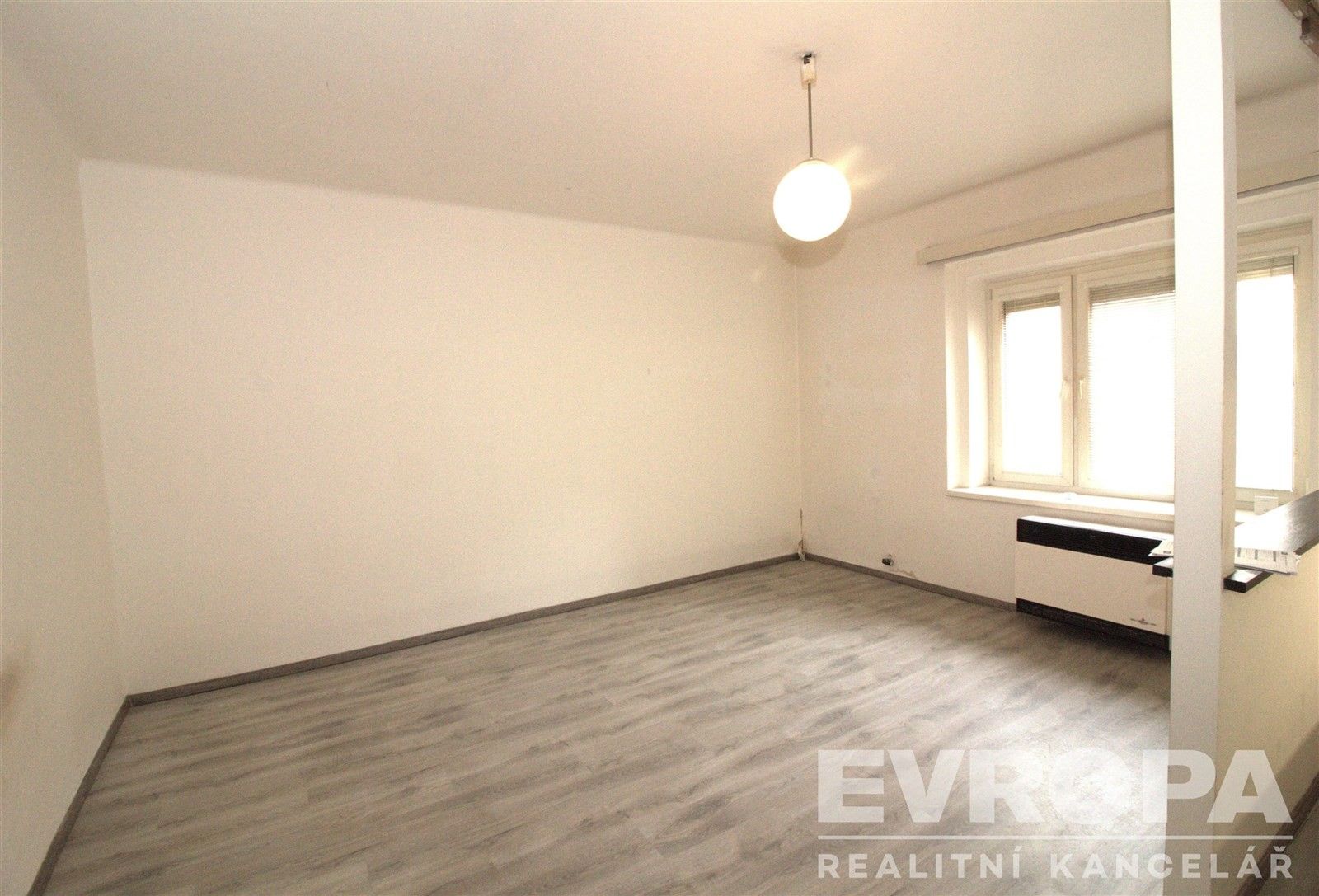 Pronájem byt 1+kk - U Jedličkova ústavu, Praha, 34 m²