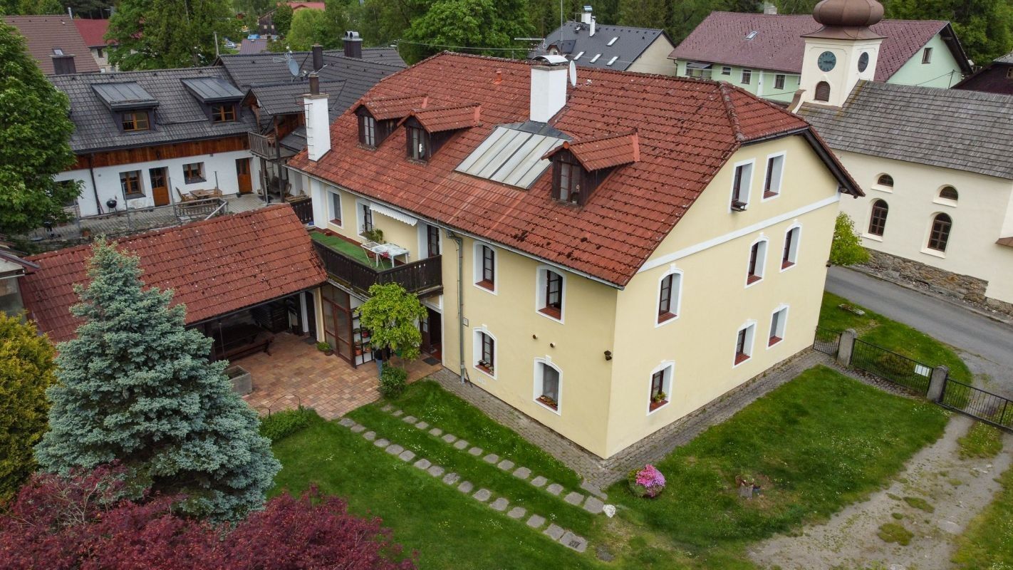 Prodej ubytovací zařízení - Červená, Kašperské Hory, 550 m²