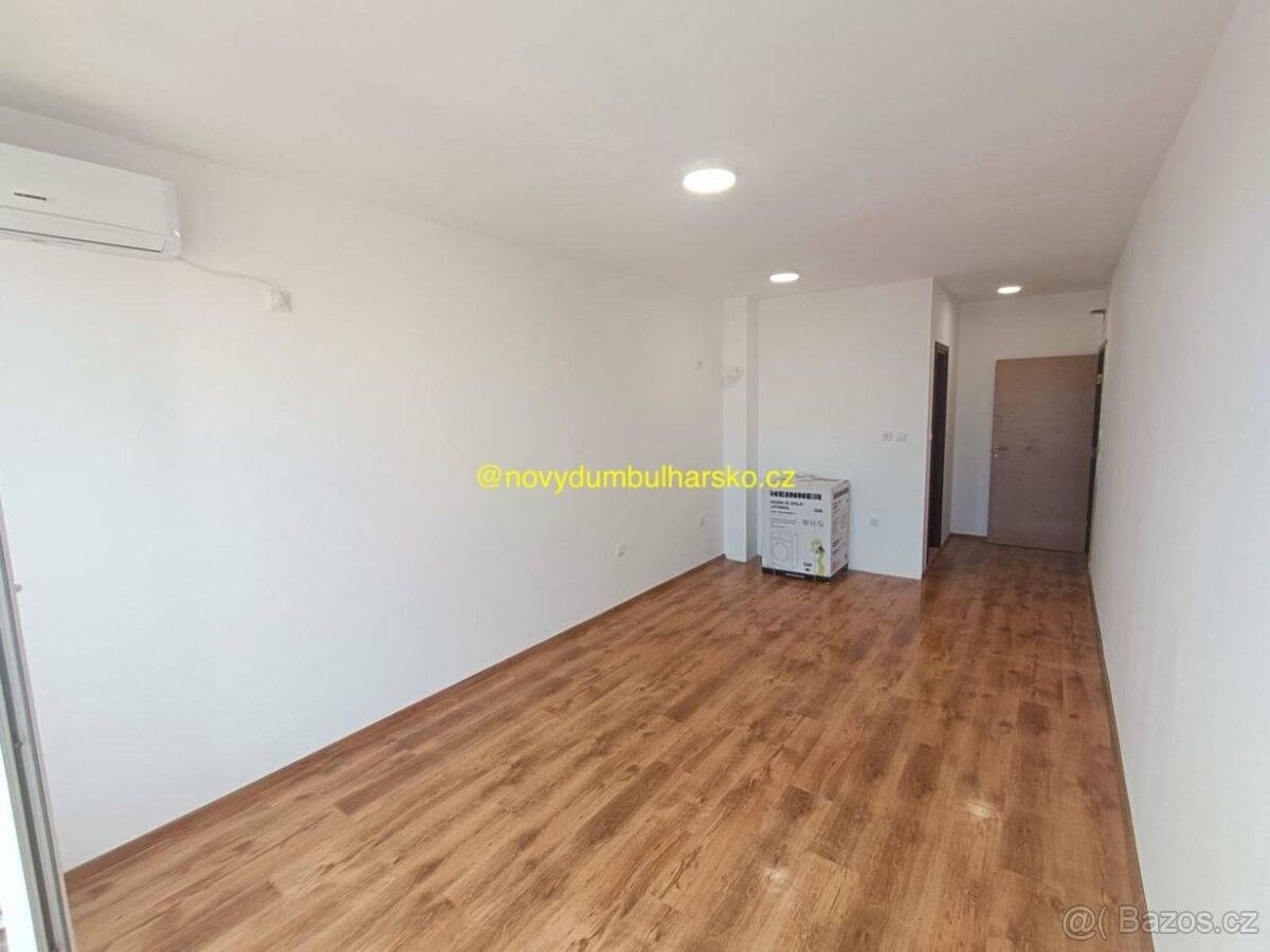 Byty, 987 66, Zahraničí