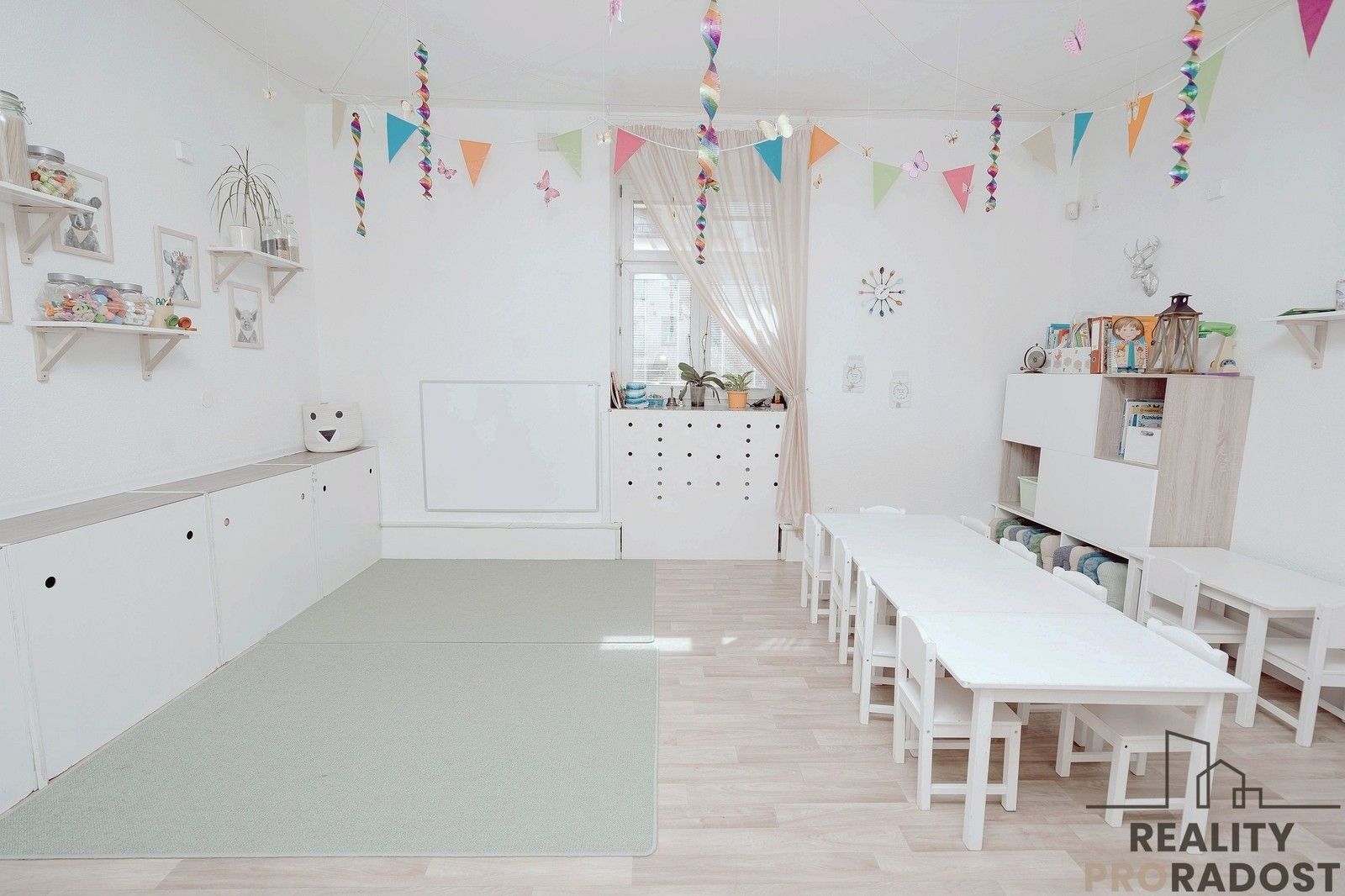 Obchodní prostory, U Okrouhlíku, Praha, 120 m²