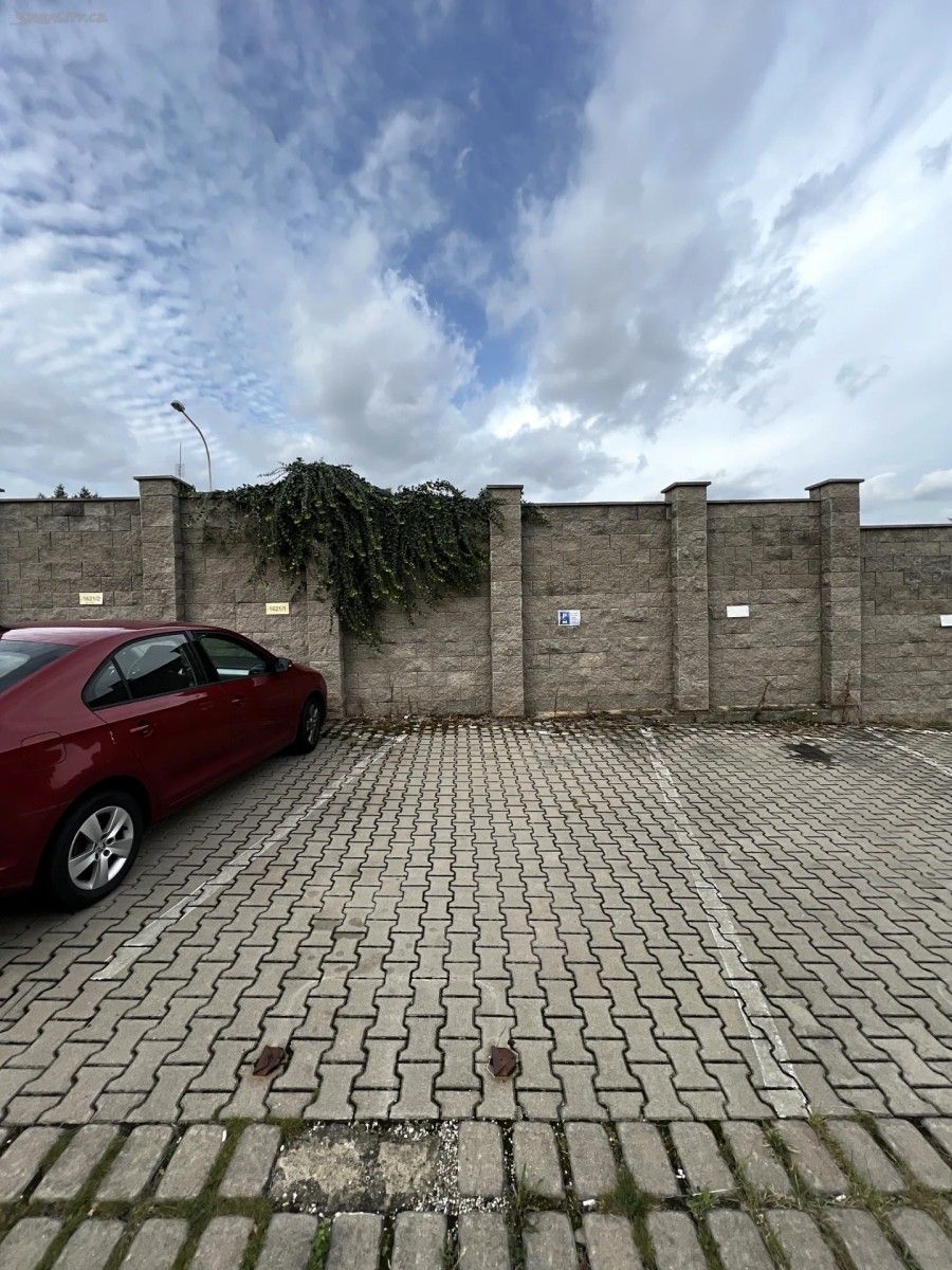 Garáže, Unhošťská, Hostivice - Litovice, Středočeský kraj, 15 m² - 2