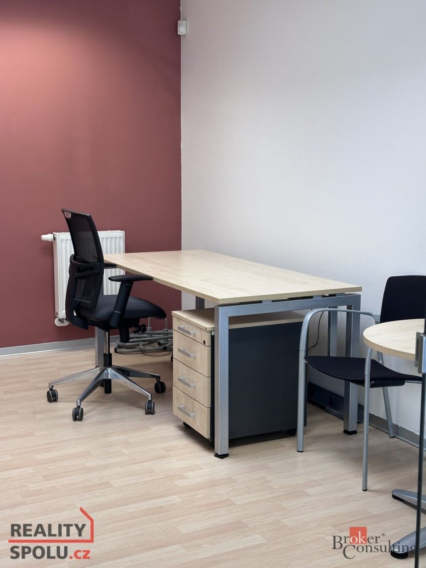 Pronájem kancelář - Na Okrouhlíku, Hradec Králové, 13 m²