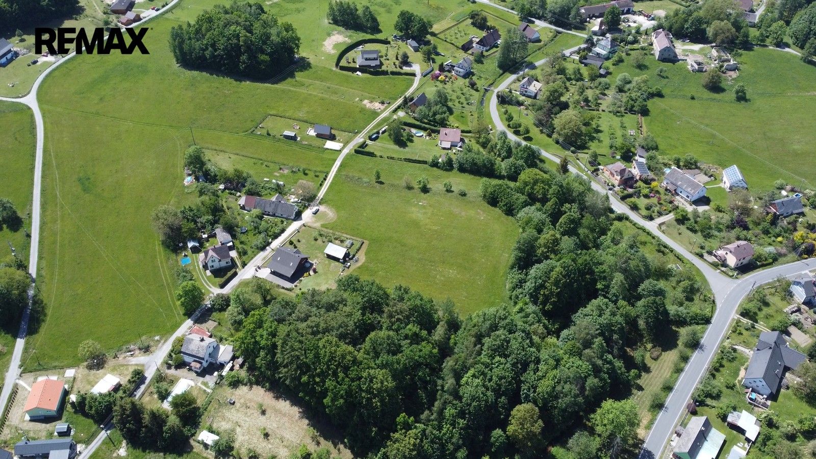 Pozemek pro bydlení, 738 m²
