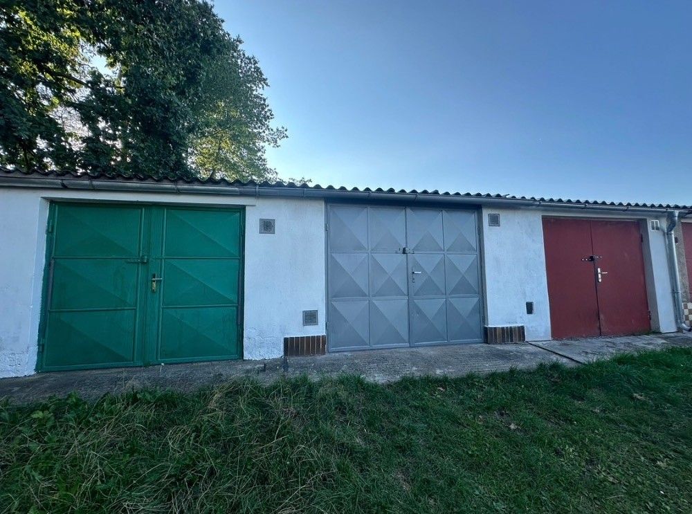 Garáže, Týnec nad Sázavou, 257 41 - 2