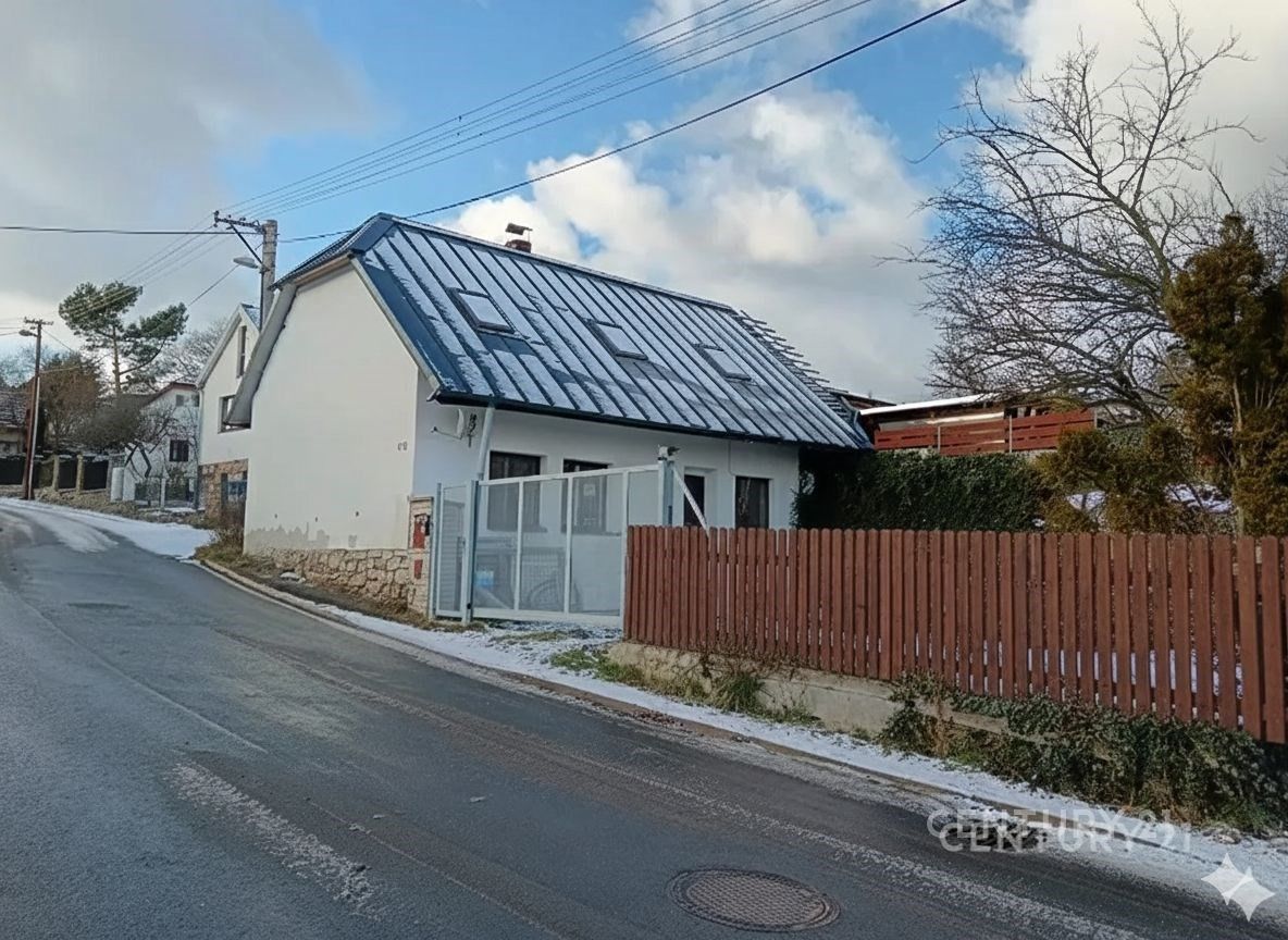 Rodinné domy, Černokostelecká, Černé Voděrady, 200 m²