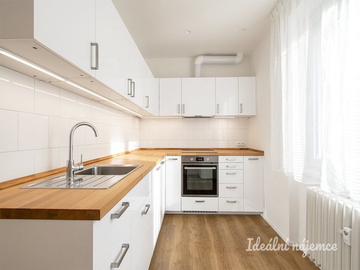 Pronájem byt 2+1 - Nad Kajetánkou, Praha, 53 m²