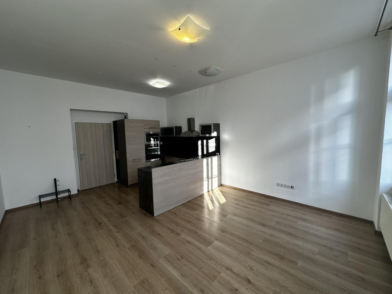 Pronájem byt 2+kk - Rumunská, Praha, 56 m²